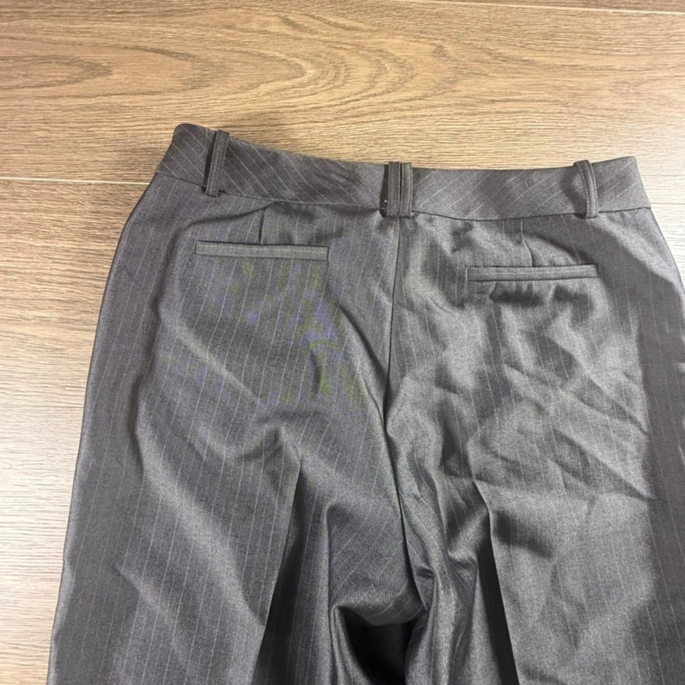 Tahari Women's PinStripe Pantsuit Workwear Gray Sheen Size 8 Office Preppy - Picture 16 of 16